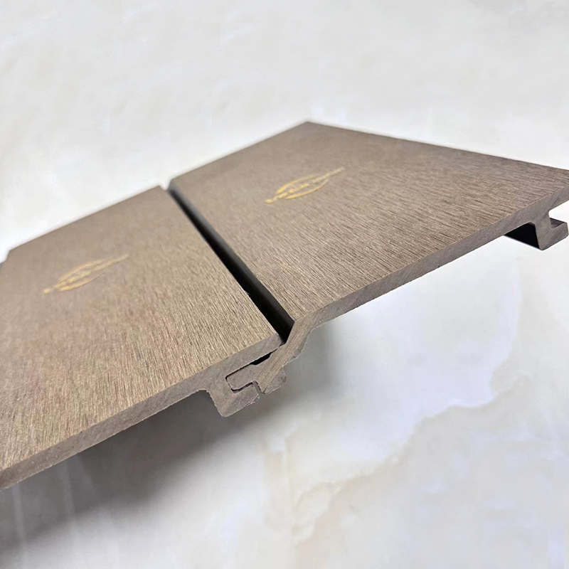 Sammenl&aring;sende 3D WPC-veggpanel